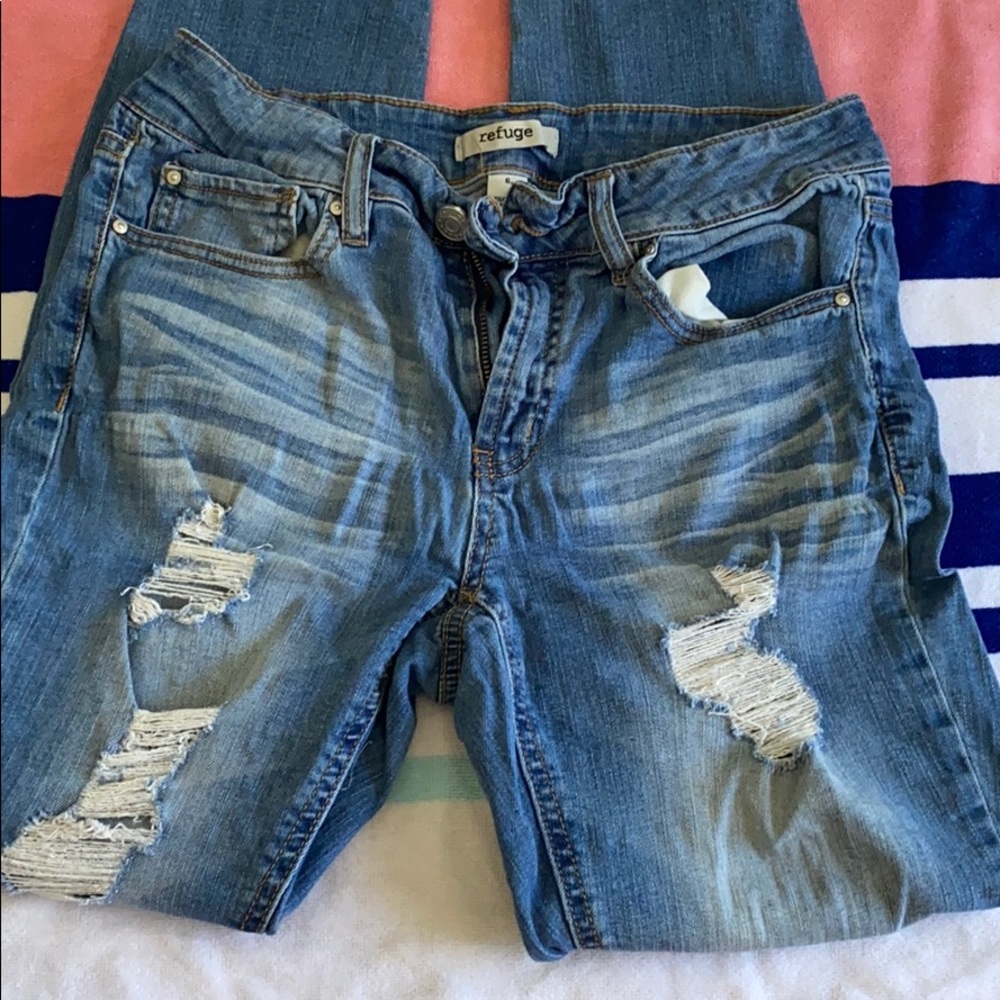 Boyfriend ripped jeans